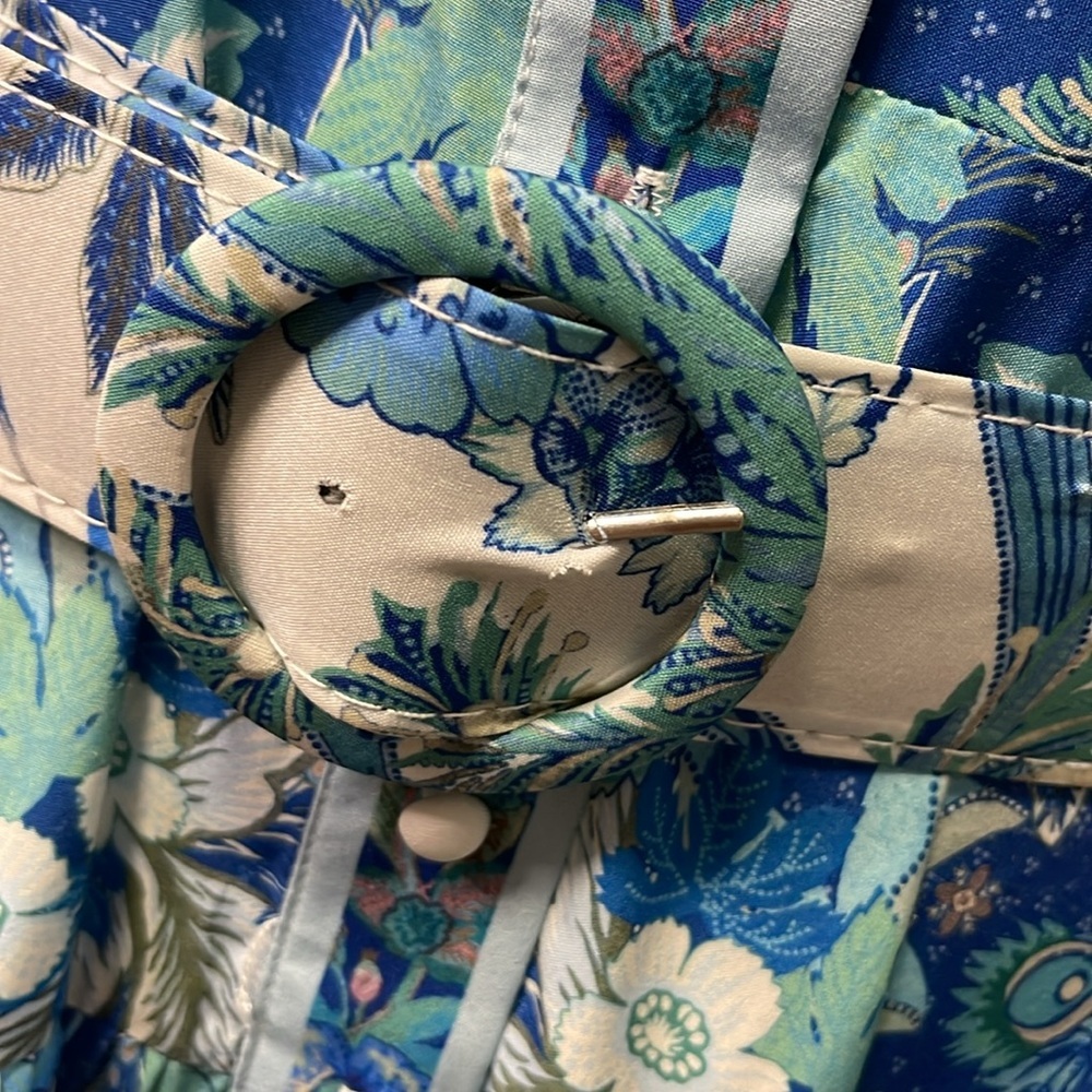 Chic Floral Maxi Dress with Belt - Picture 2 of 8